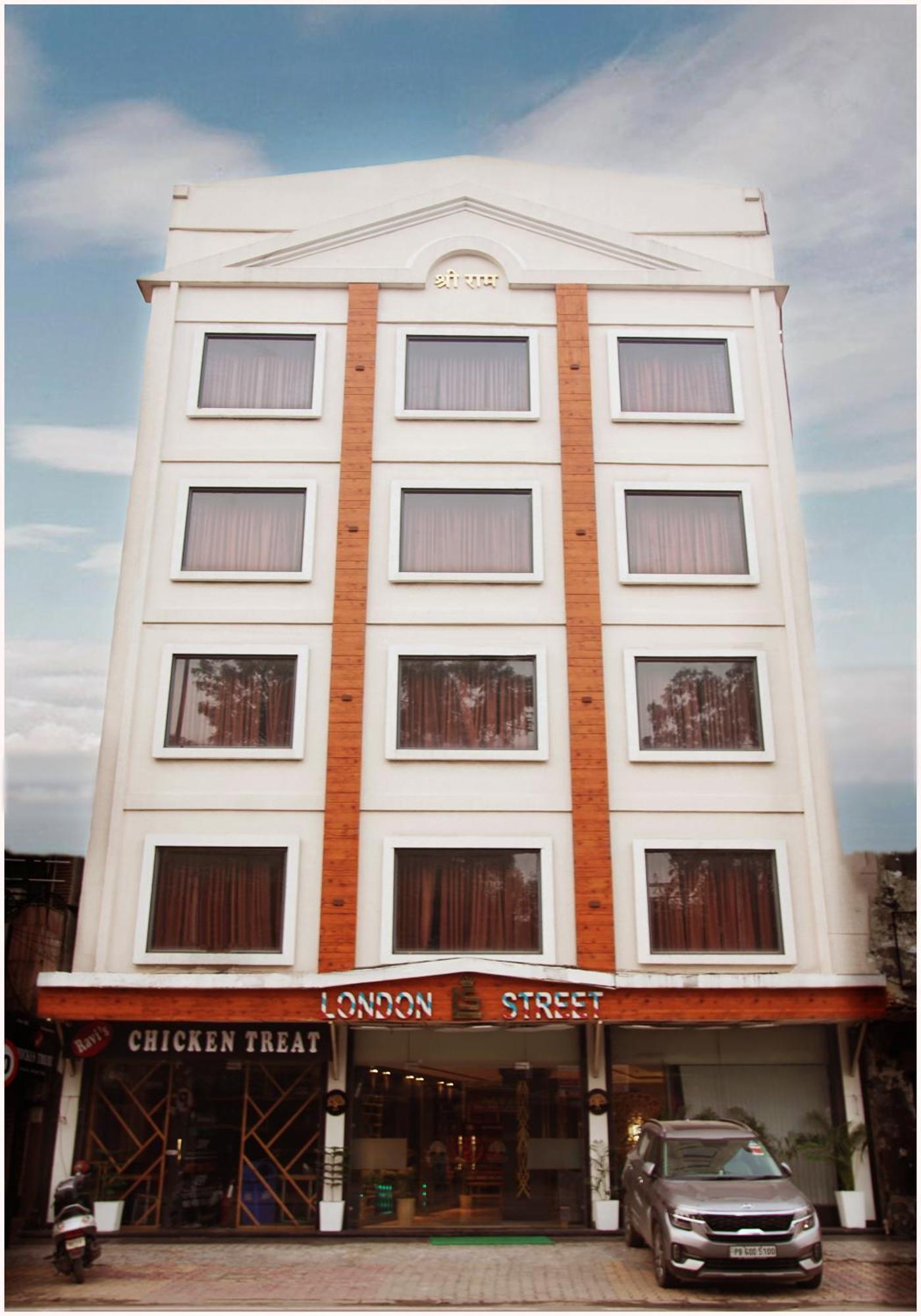 Treehouse London Street Amritsar Hotel Exterior photo